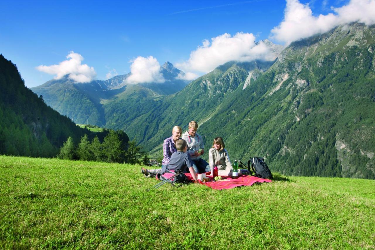 Landhaus Oetztalblick Längenfeld Esterno foto
